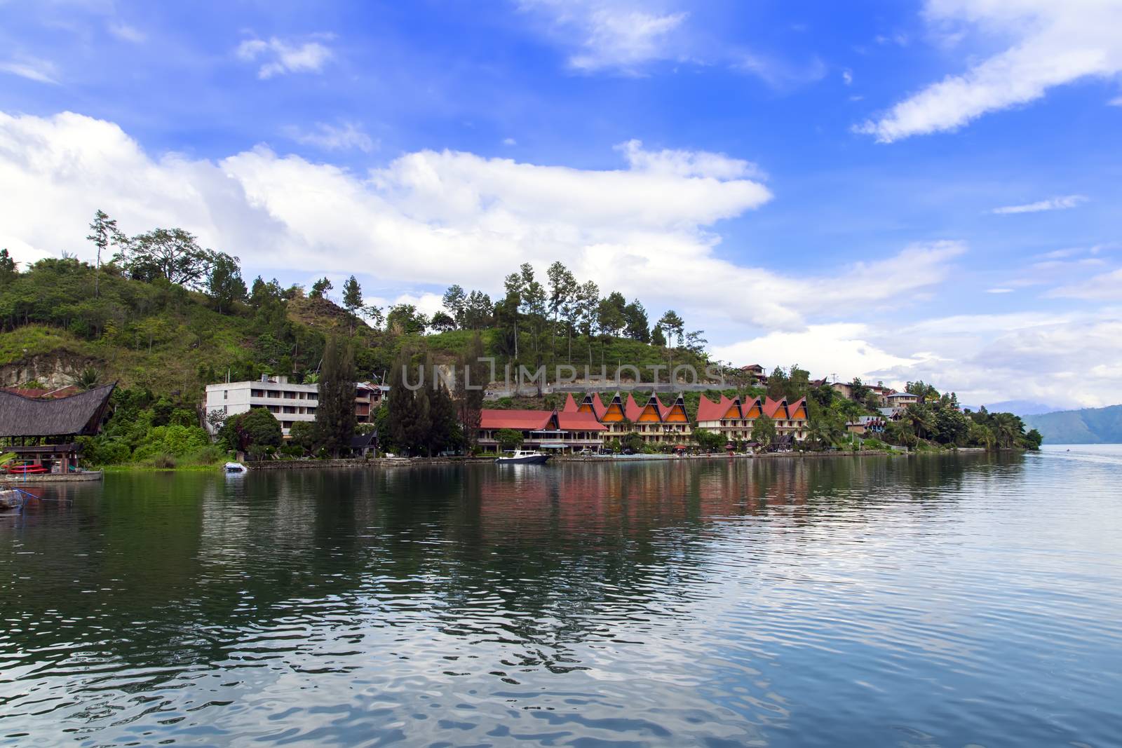 Lake Toba Coast Line. by GNNick