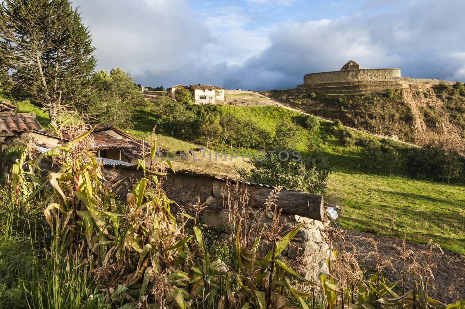 Ingapirca, Inca wall and town, largest known Inca ruins in Ecuador.