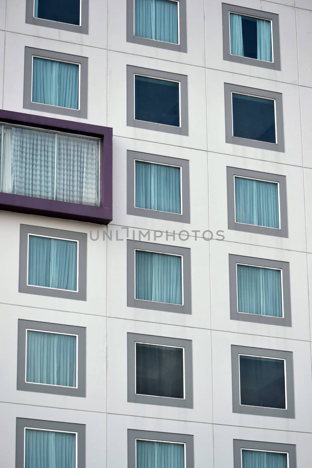 blue glass window that used many in modern building