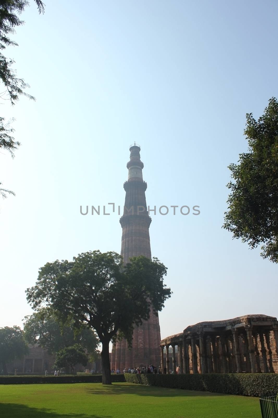 qutub minar, delhi by motionkarma