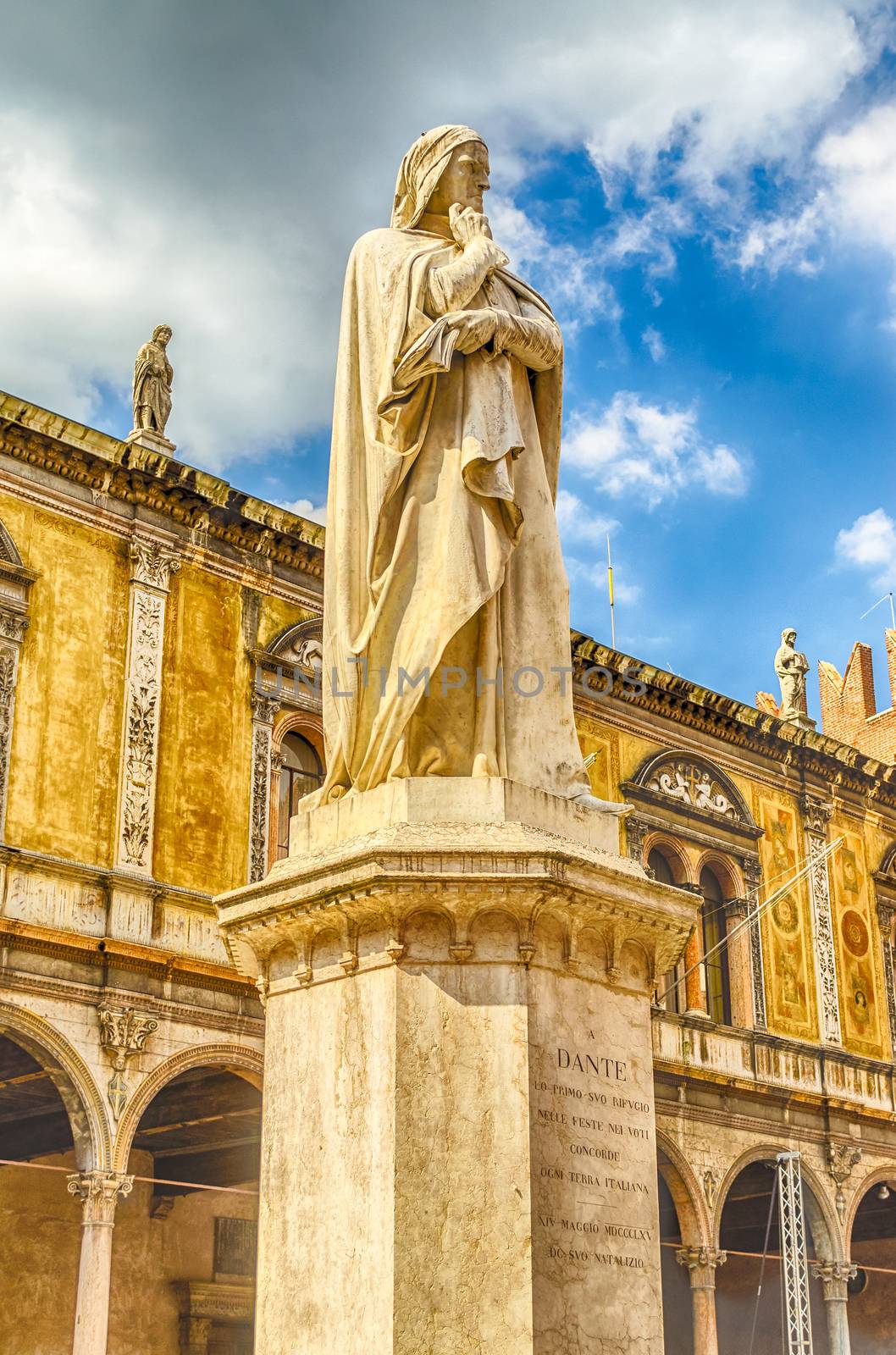 Dante Alighieri Statue, Verona by marcorubino
