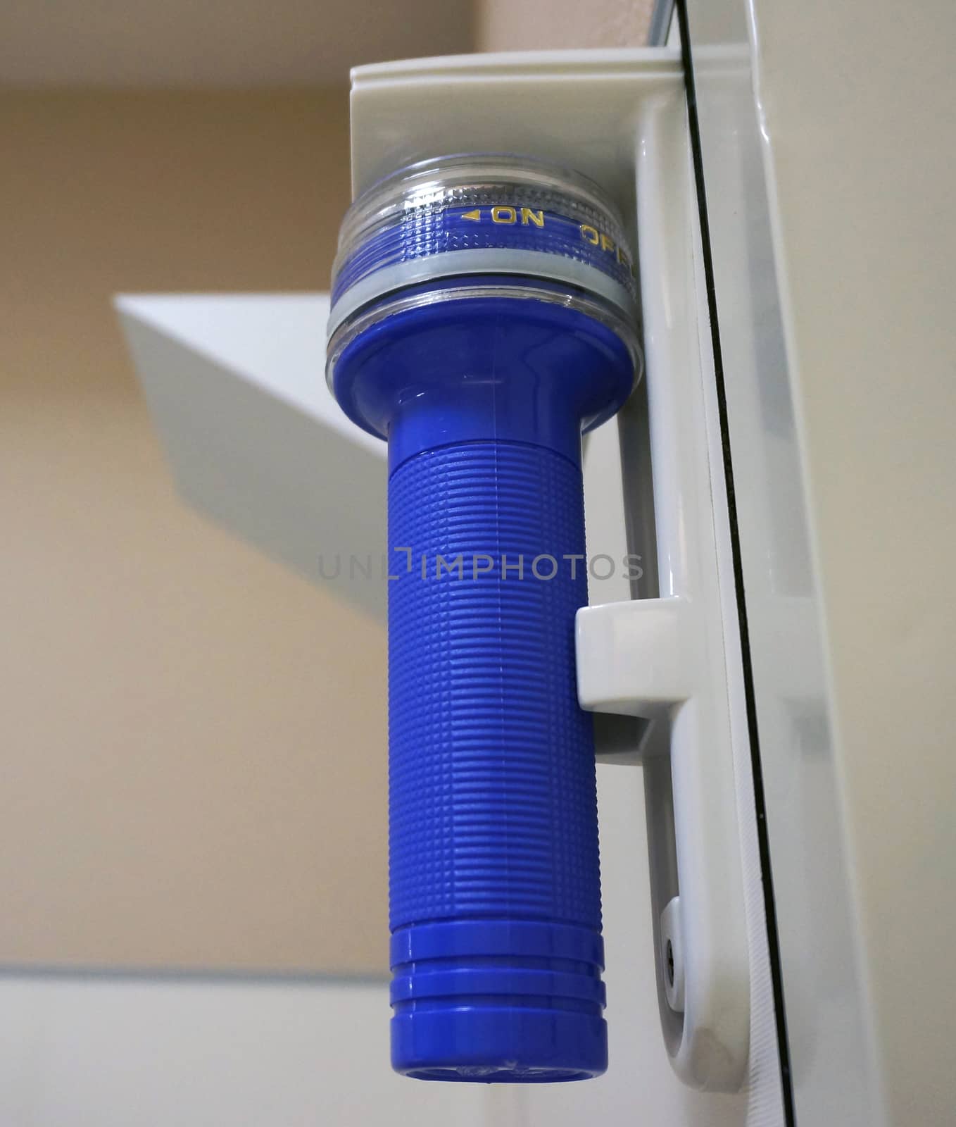 Emergency flashlight by ninun