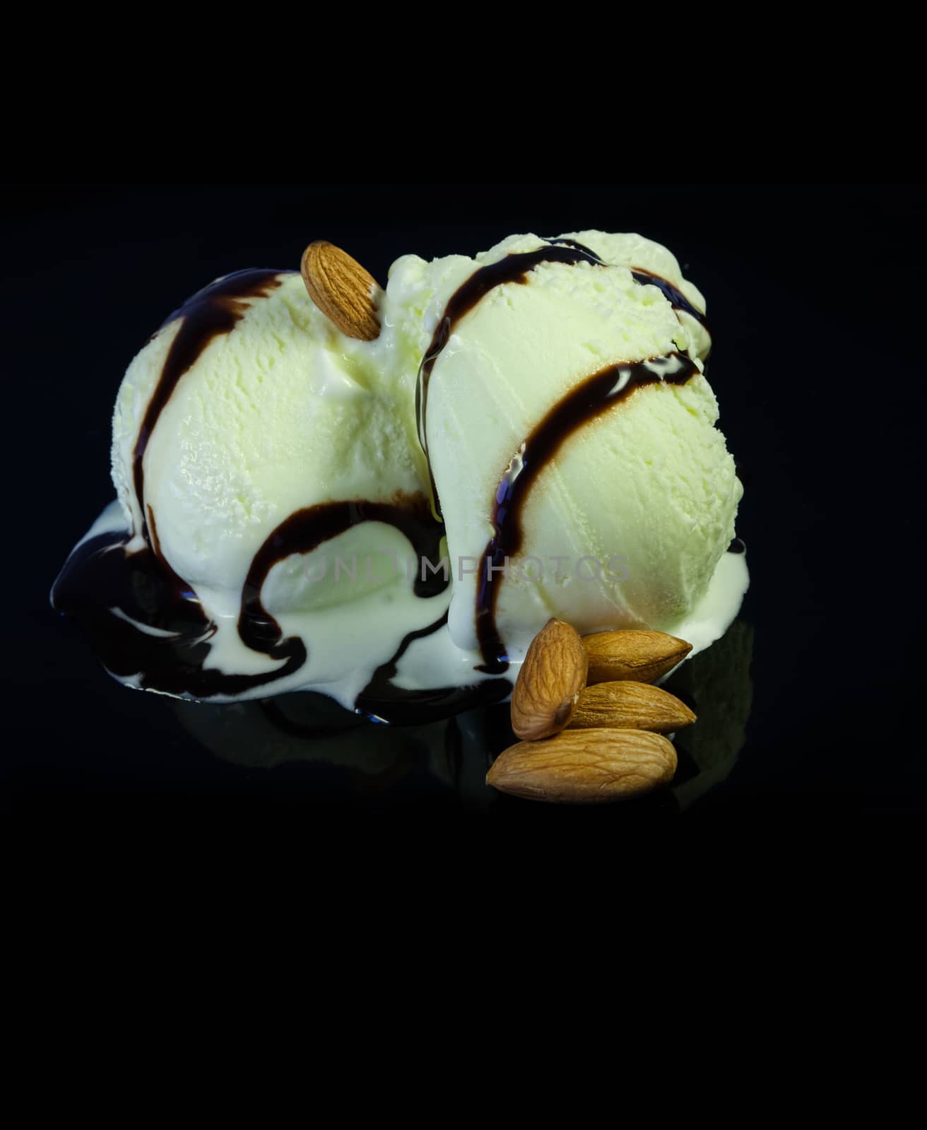 Ice Cream cup , shallow DOF photo by Lizard