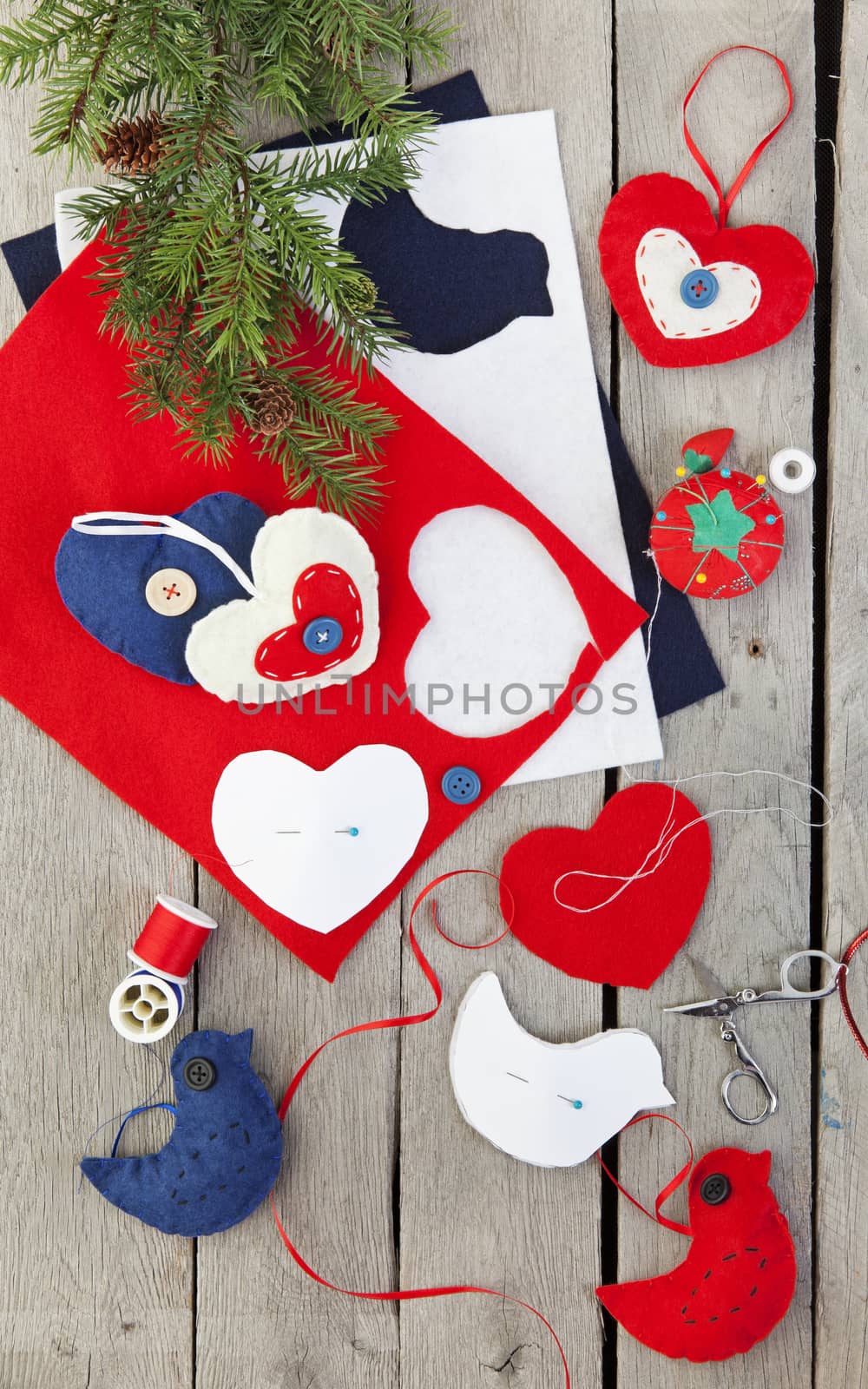 Homemade Felt Christmas Ornaments by songbird839