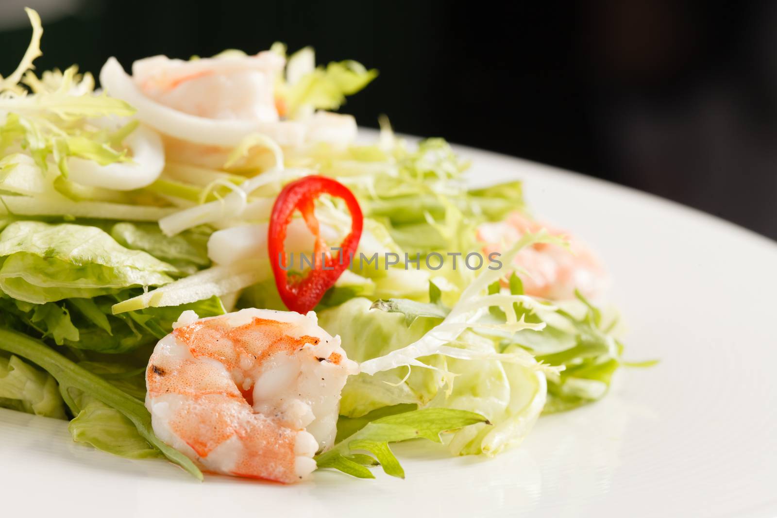 salad with shrimps