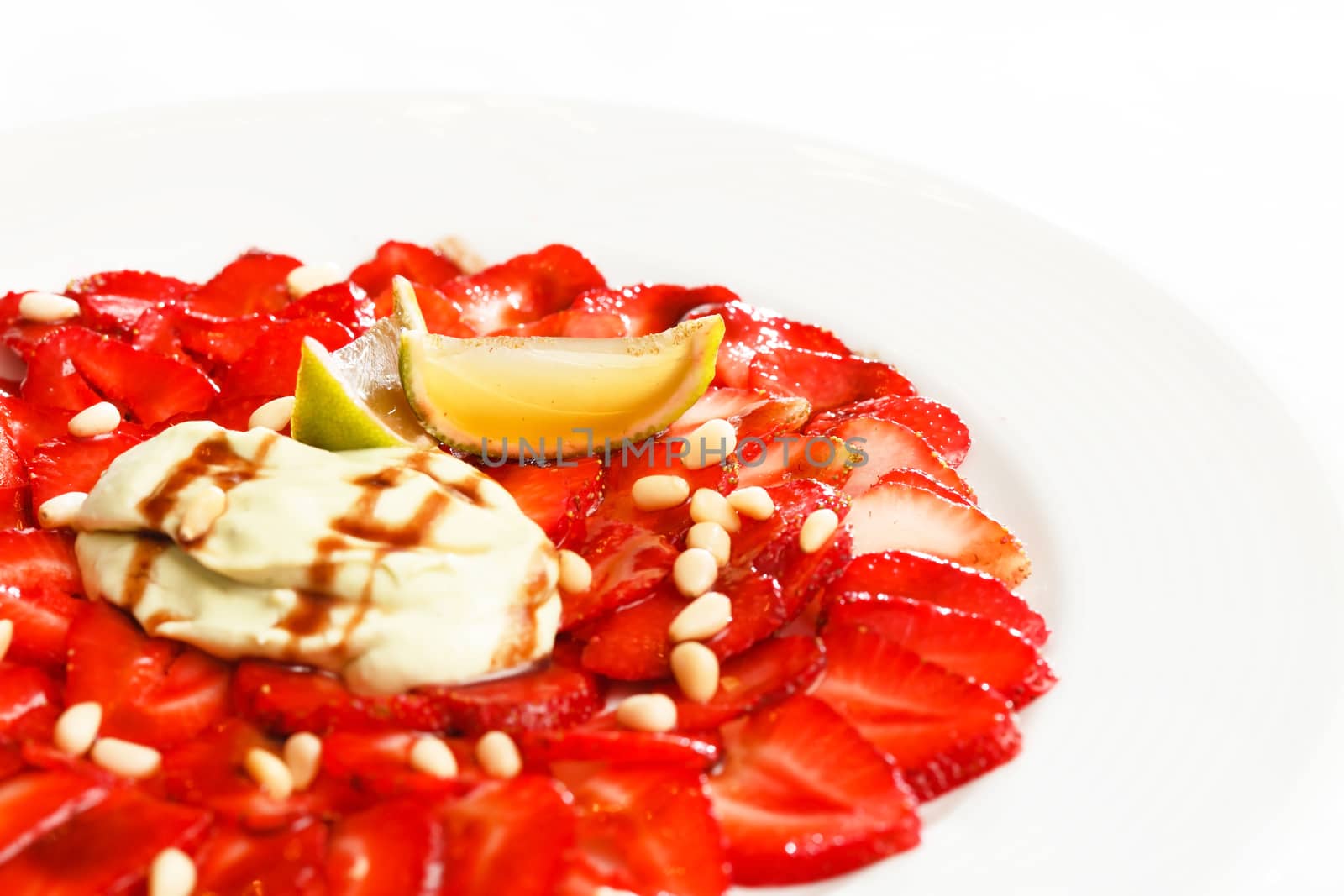 strawberry carpaccio by shebeko