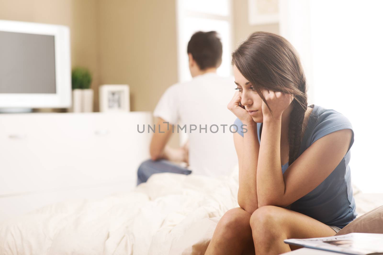 Relationship Difficulties: Young couple having problems