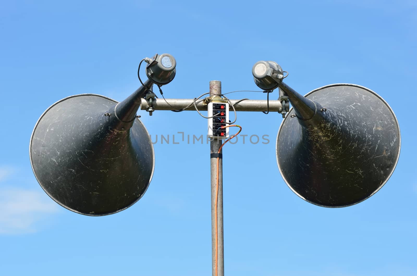 Two loudspeakers by pauws99