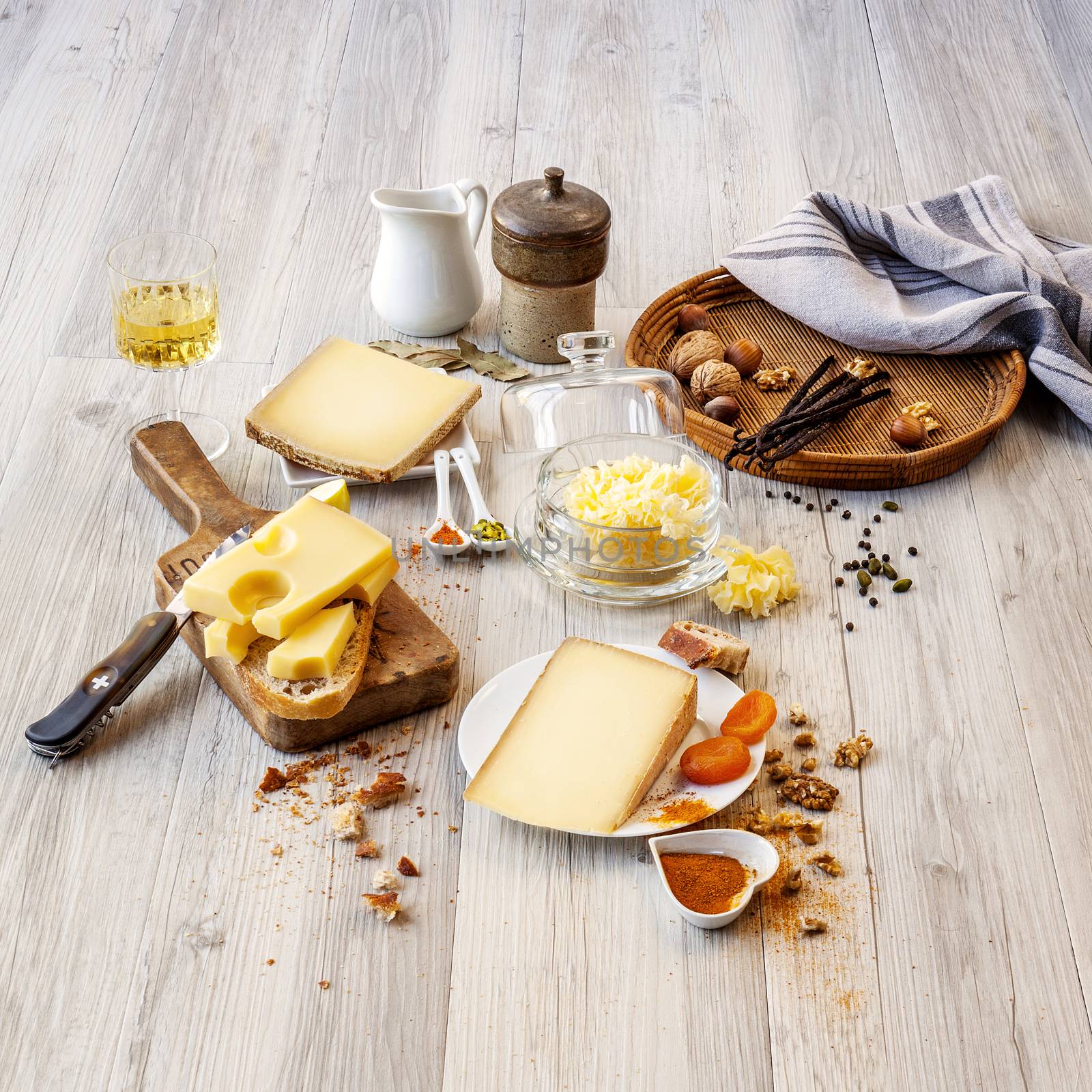 tasted cheese and food by ventdusud