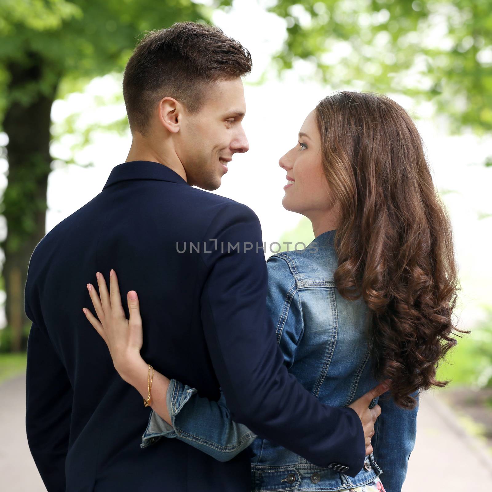 Cute, young couple in the park