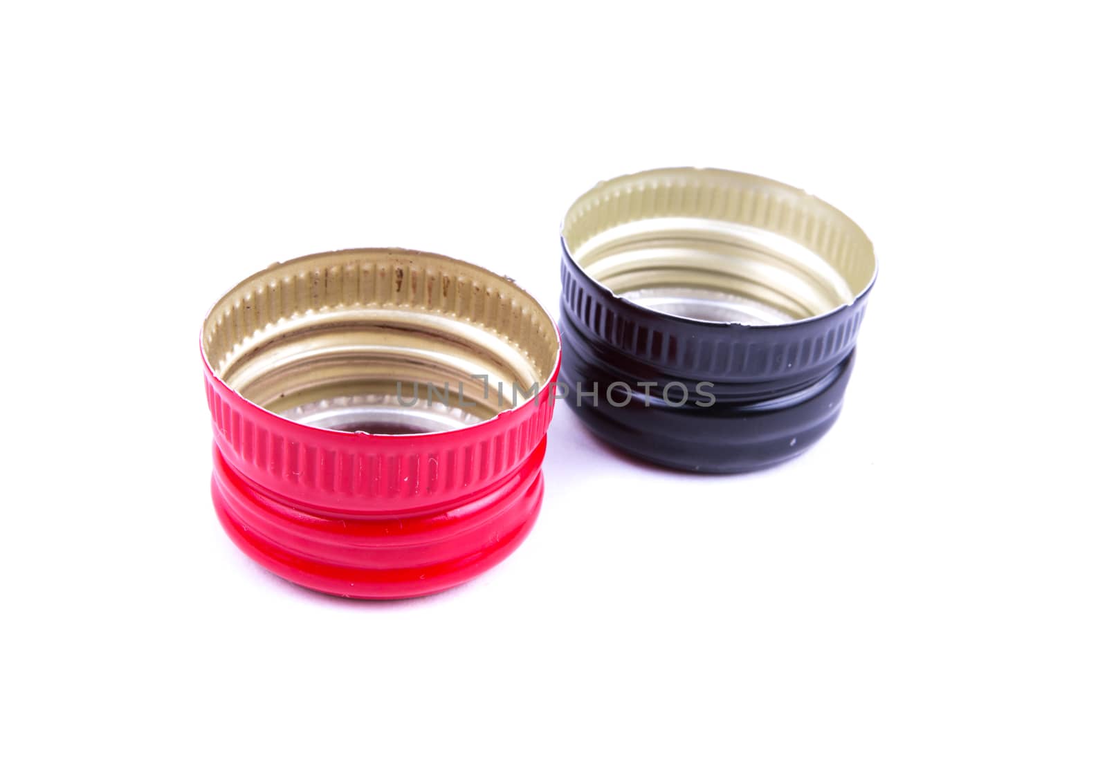 the beautiful black and red color lids ideal for drink and water purposes