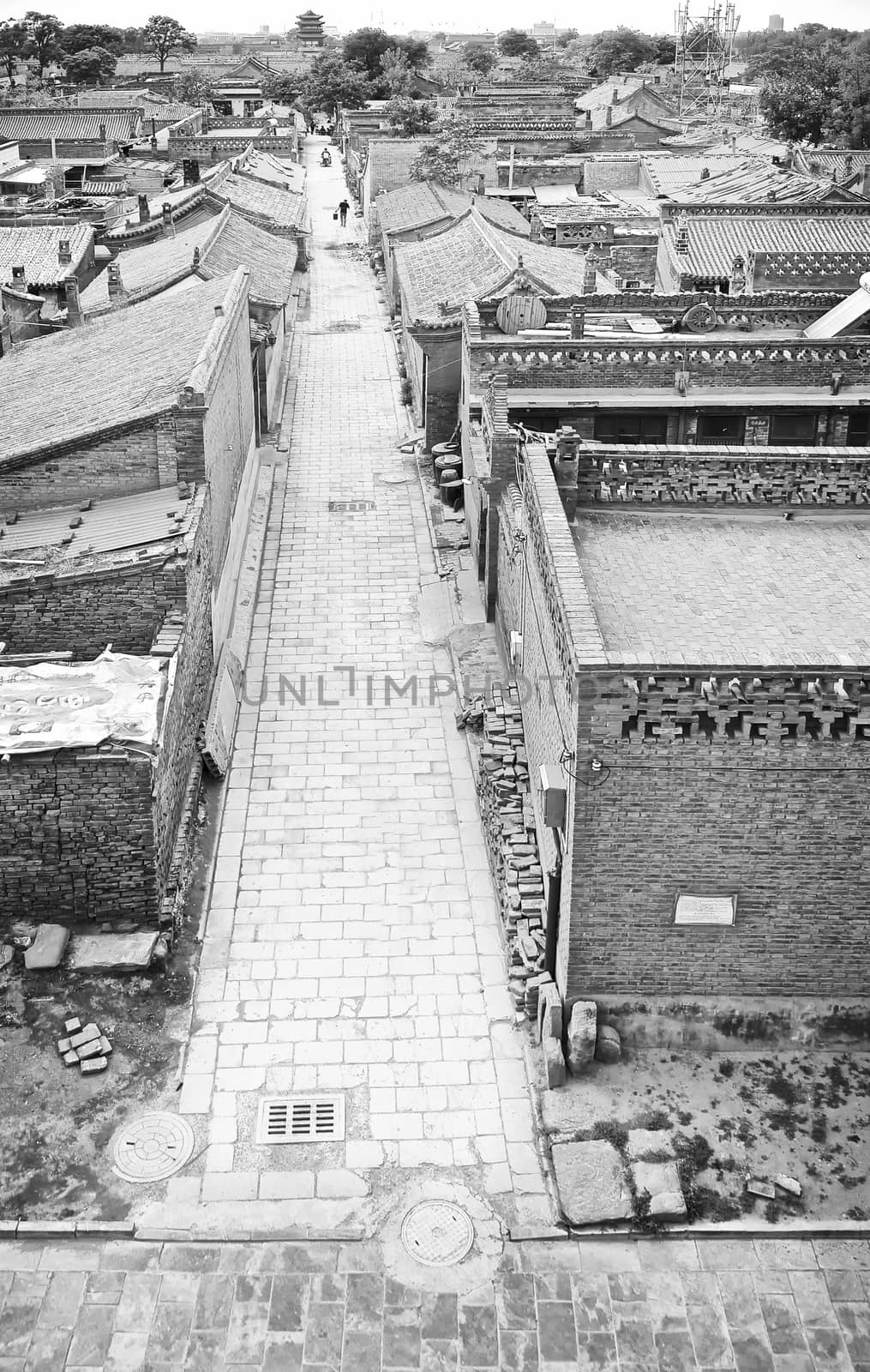 Long street going from Town walls to the central town tower