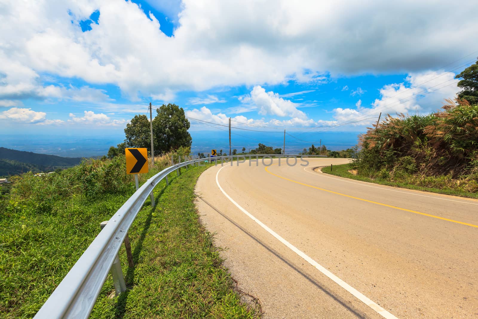 curve asphalt road view