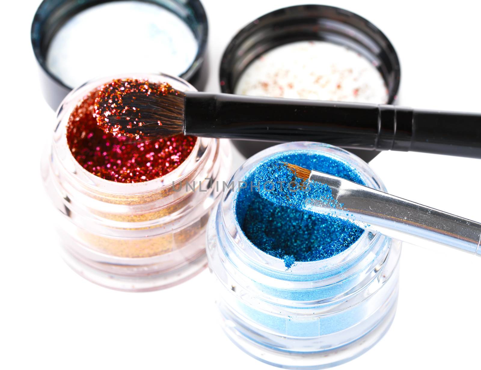 Makeup brushes and powder by Bedolaga