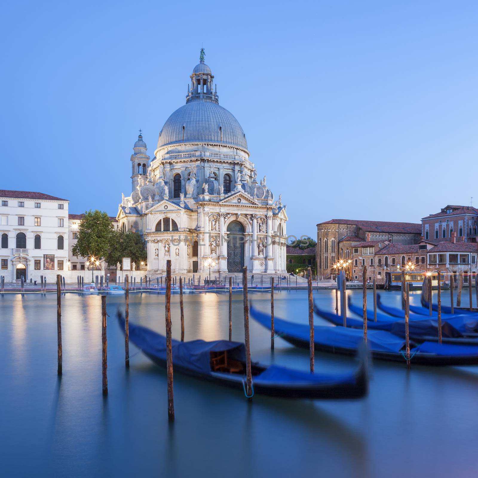 Famous Basilica di Santa Maria della Salute and gondola.