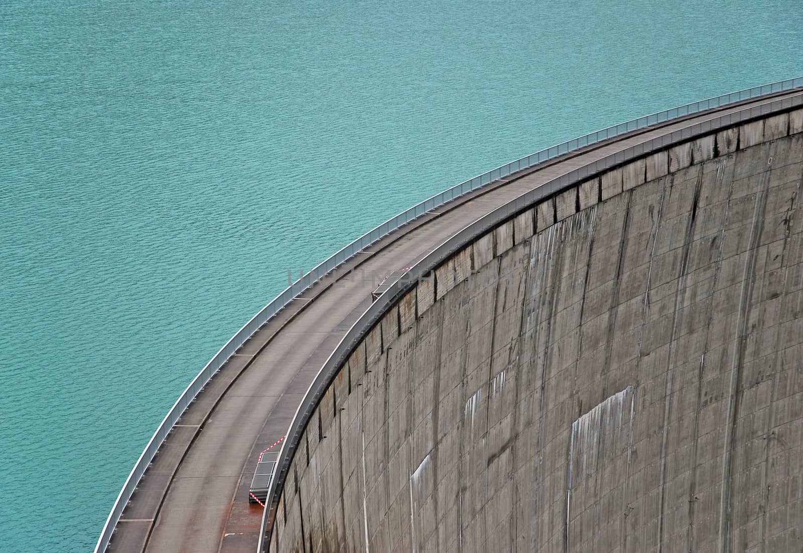 concrete dam by studio023