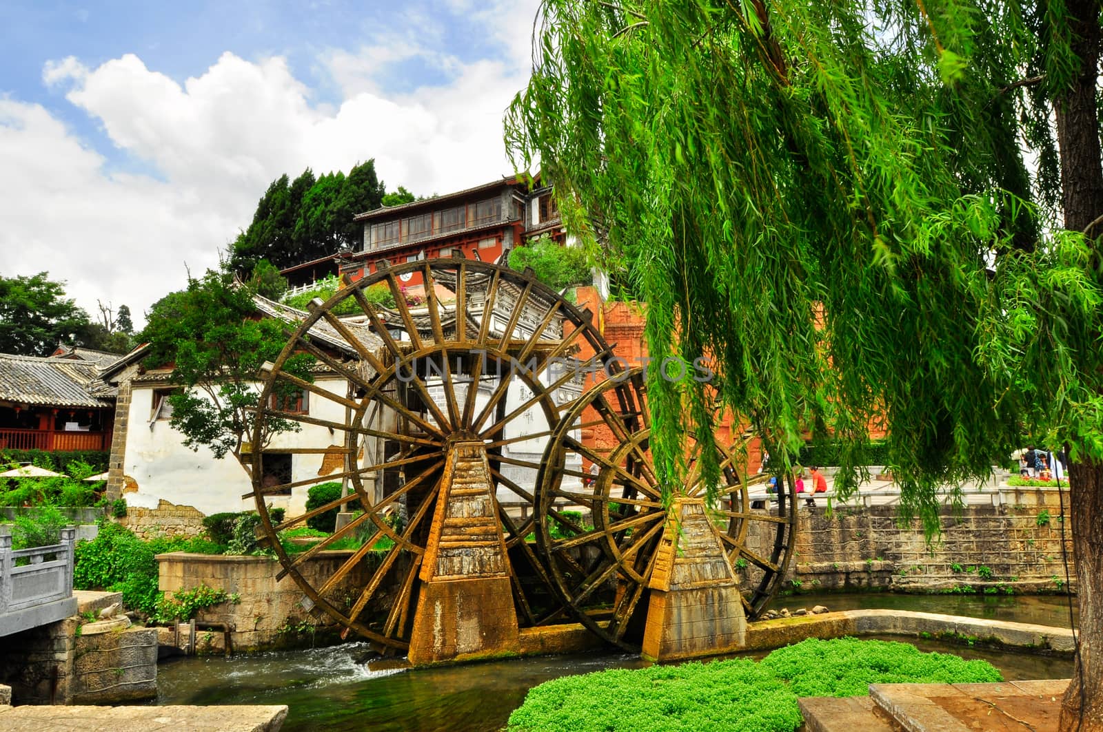 Lijiang China old town streets and buildings by weltreisendertj