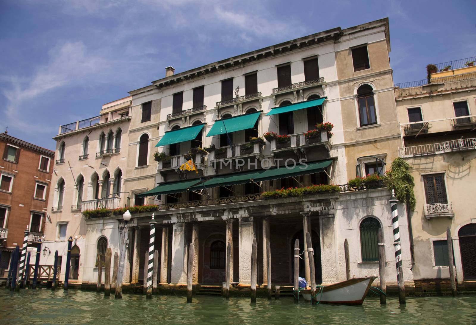 Old building in Venice by fotoecho