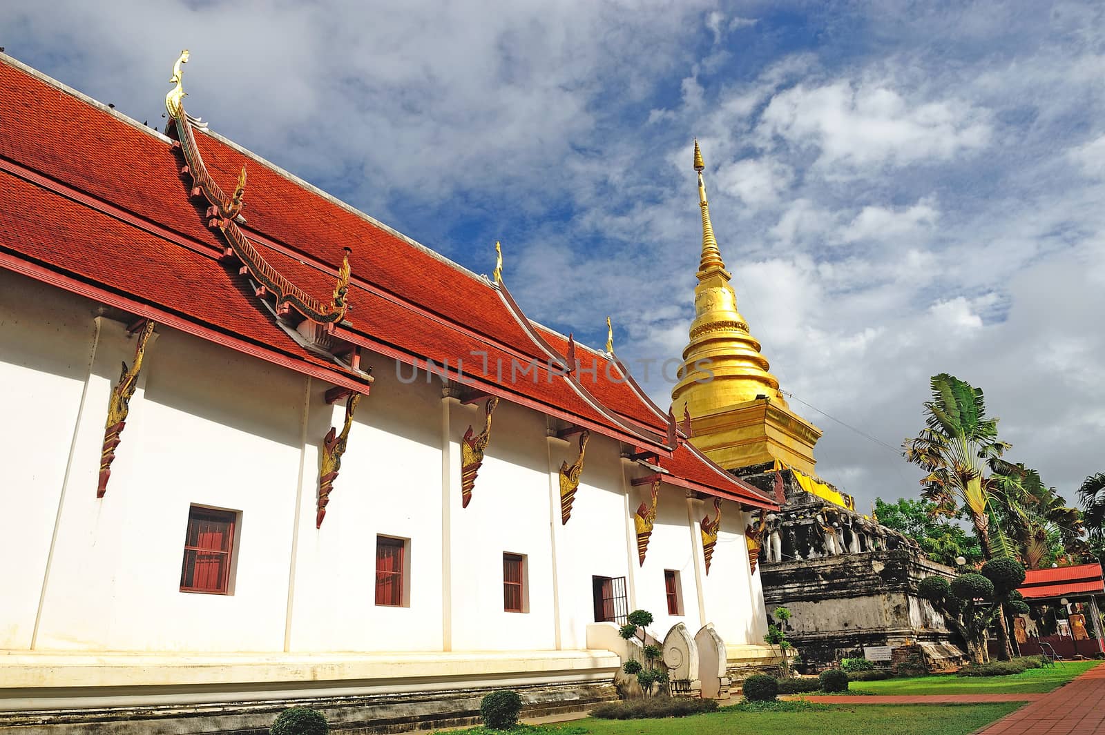 Golden Pagoda and blue sky, Wat Phra Thad Chang Kham, Nan Thailand
