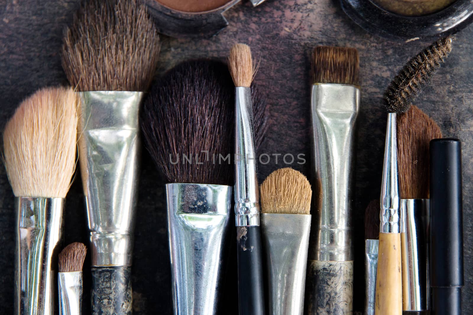 Professional cosmetic brush