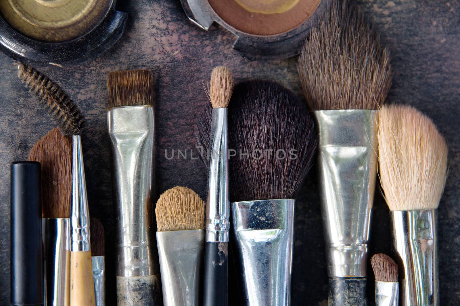 Professional cosmetic brush