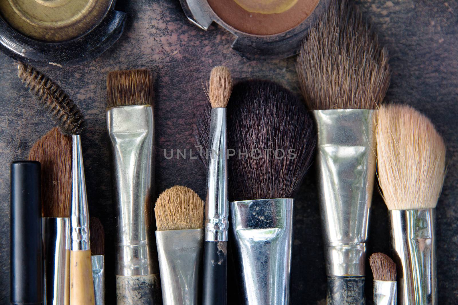 Professional cosmetic brush