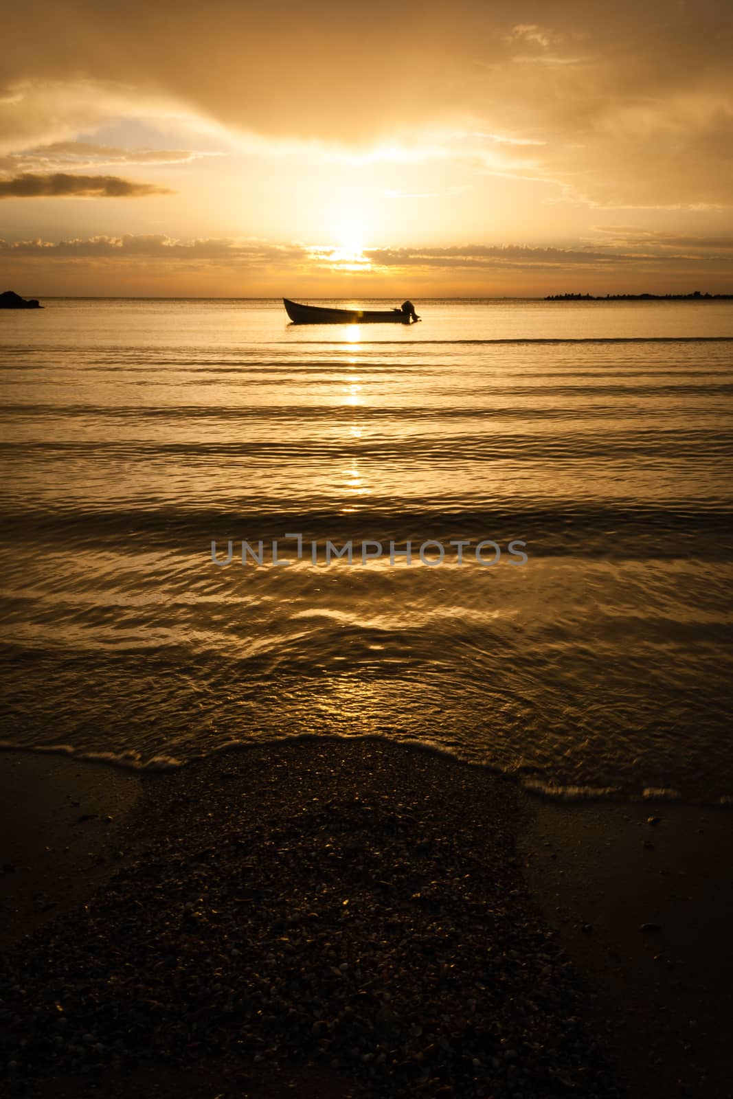 sea sunrise by furo_felix