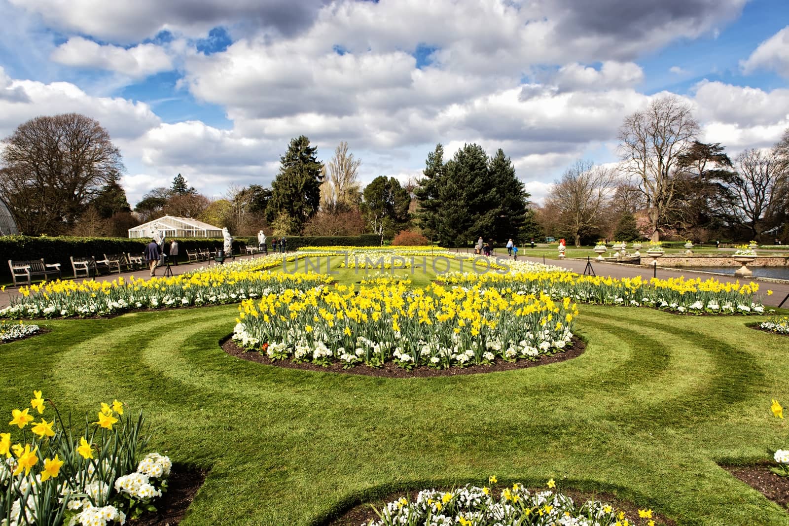 Royal Botanic Gardens, Kew, London by mitakag