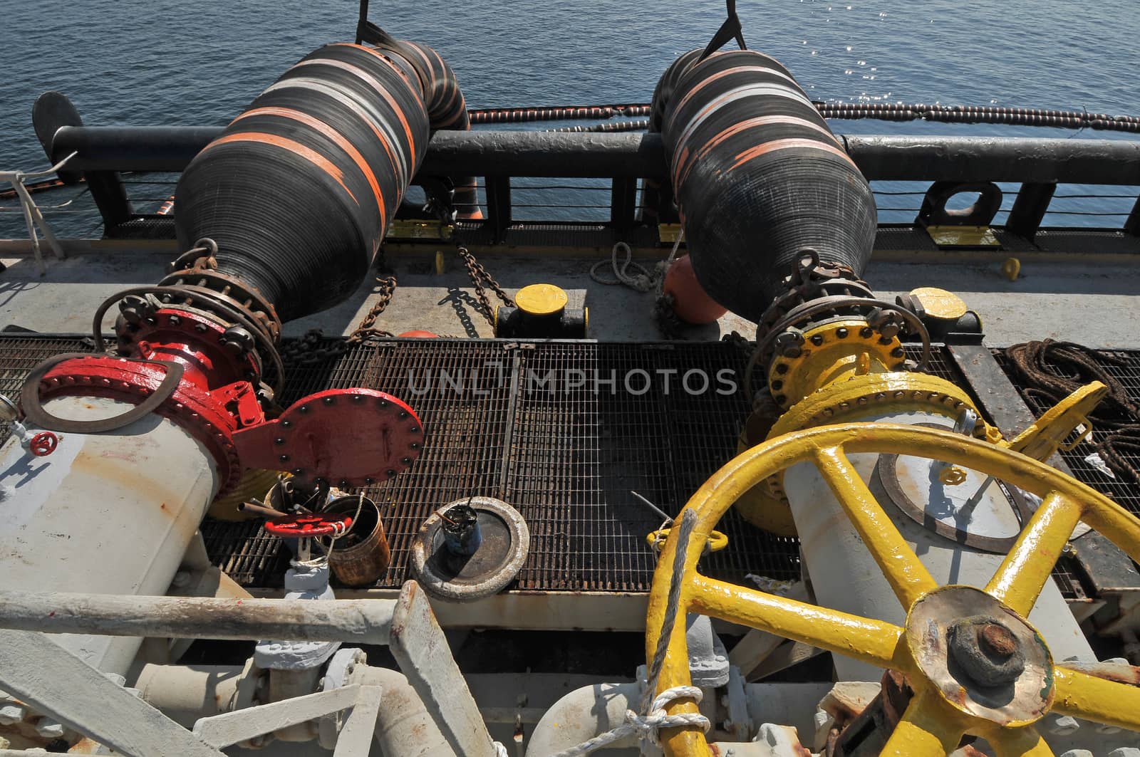 Oil and gas transfer platforms