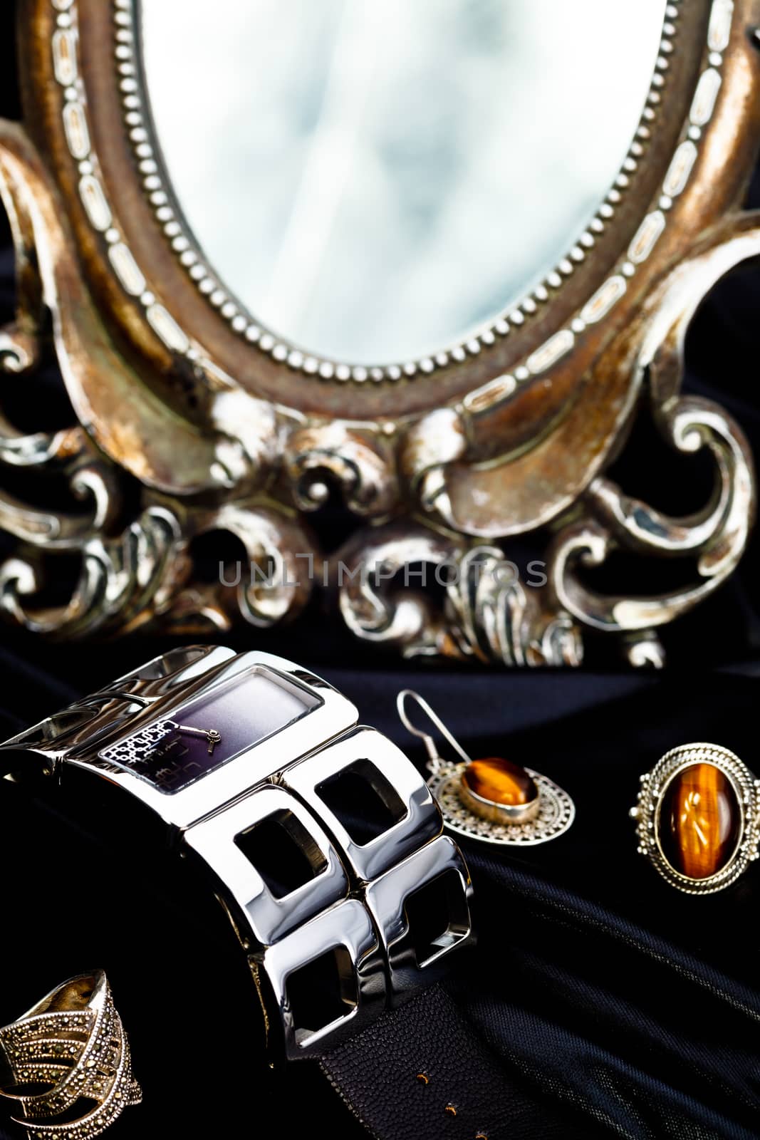 A very luxury woman watch of bracalet