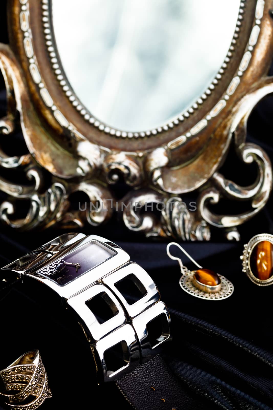 A very luxury woman watch of bracalet