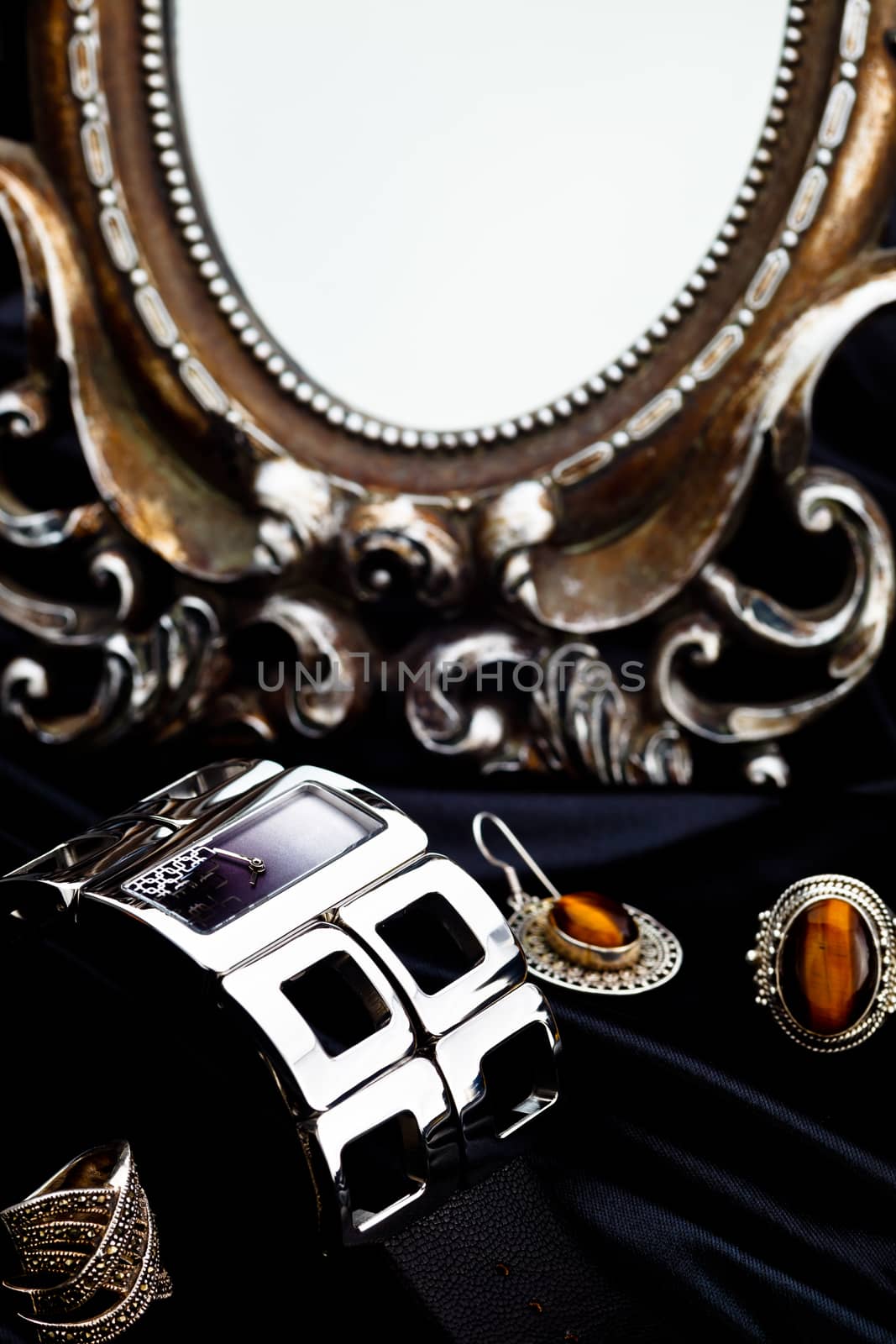 A very luxury woman watch of bracalet