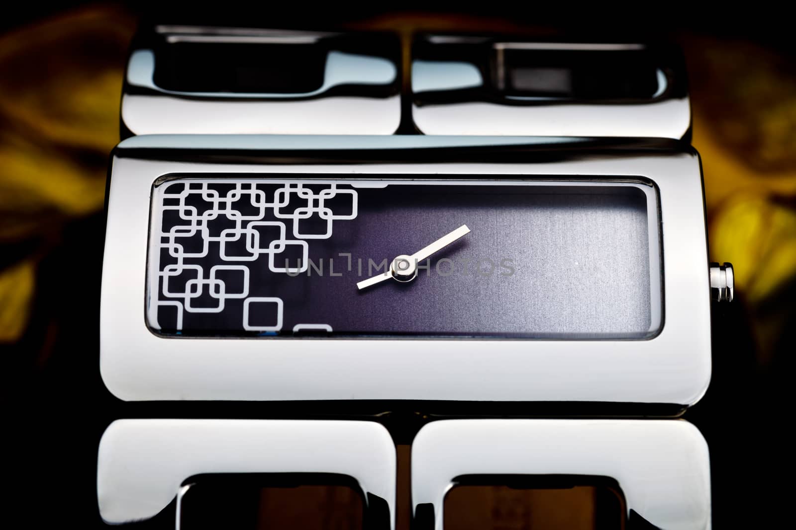 A very luxury woman watch of bracalet