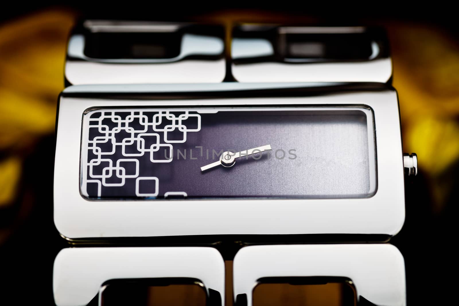 A very luxury woman watch of bracalet