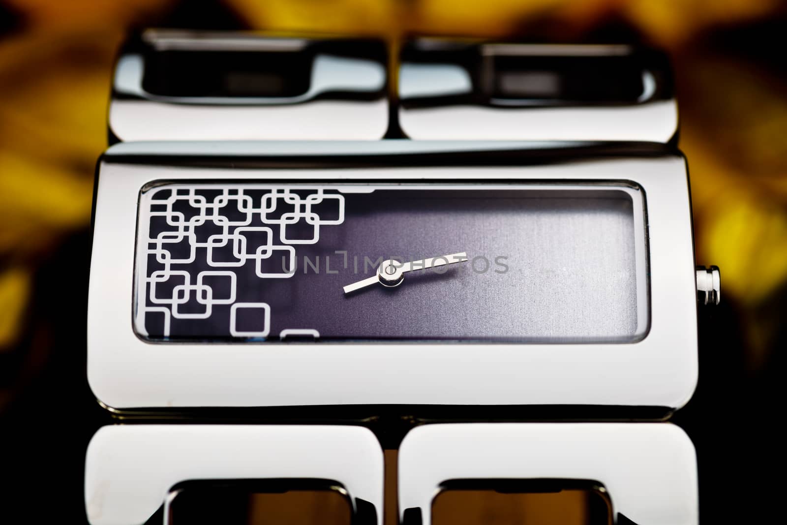 A very luxury woman watch of bracalet