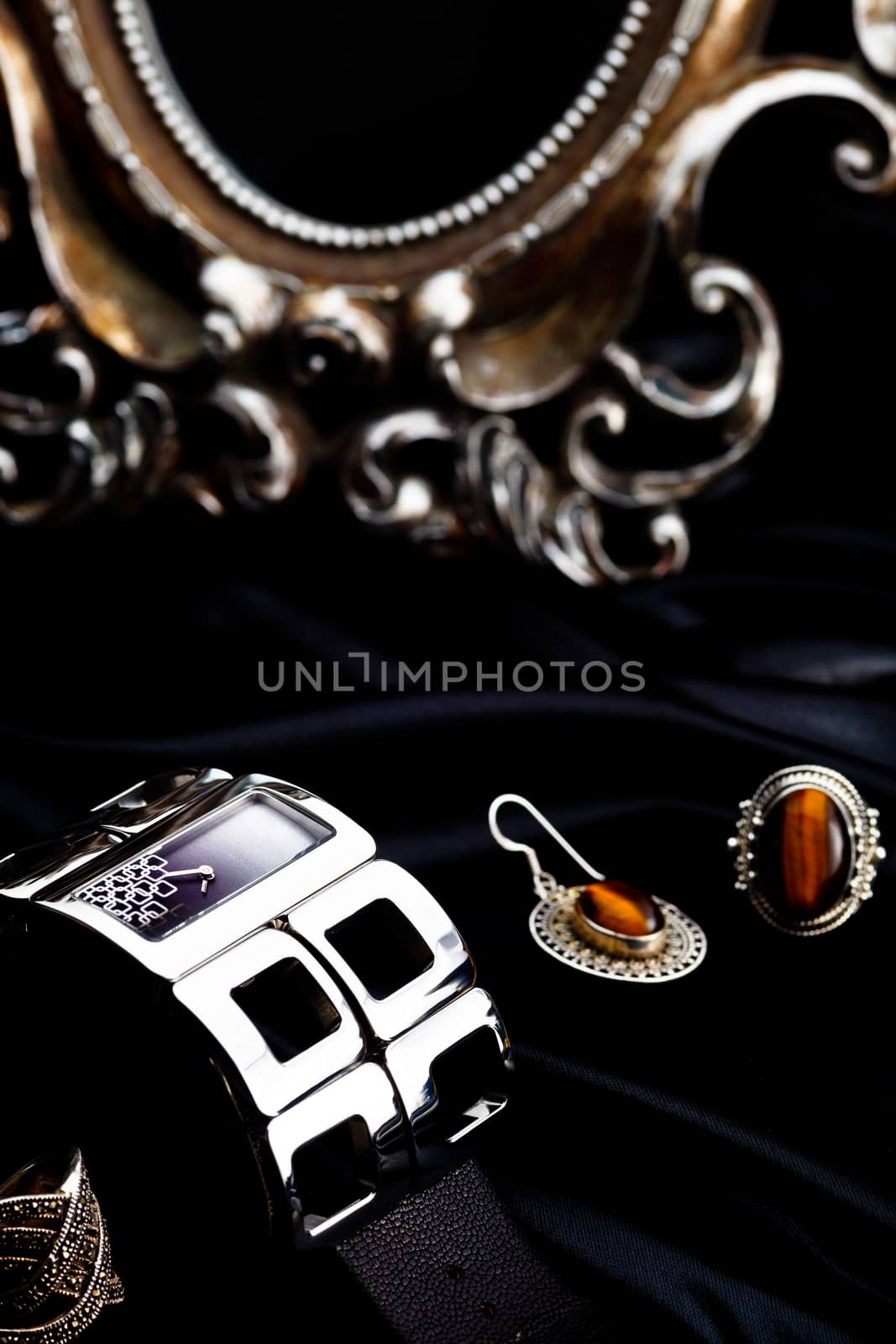 A very luxury woman watch of bracalet