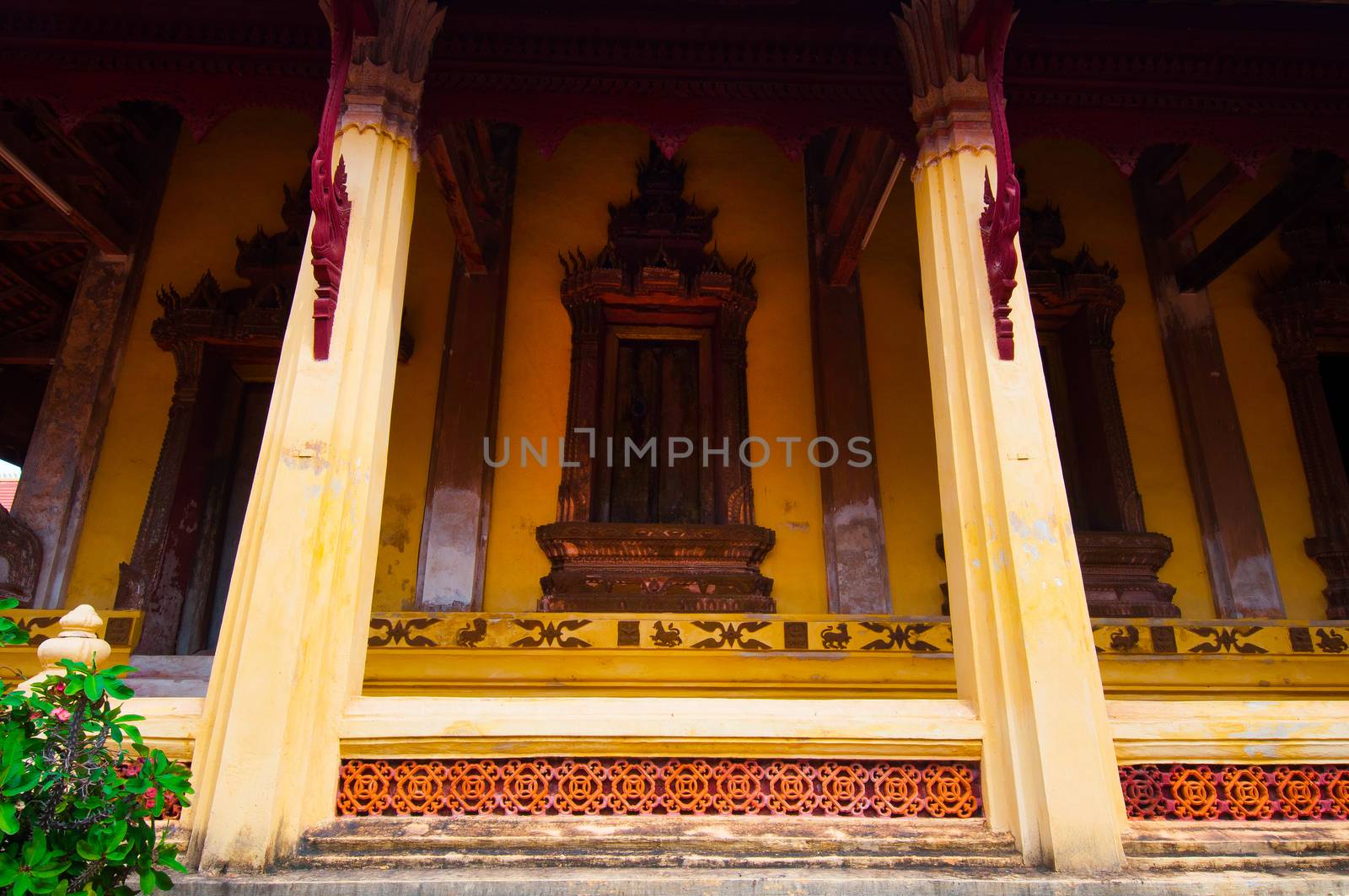 Buddhist wat Sisaket in Vientiane, Laos by jee1999