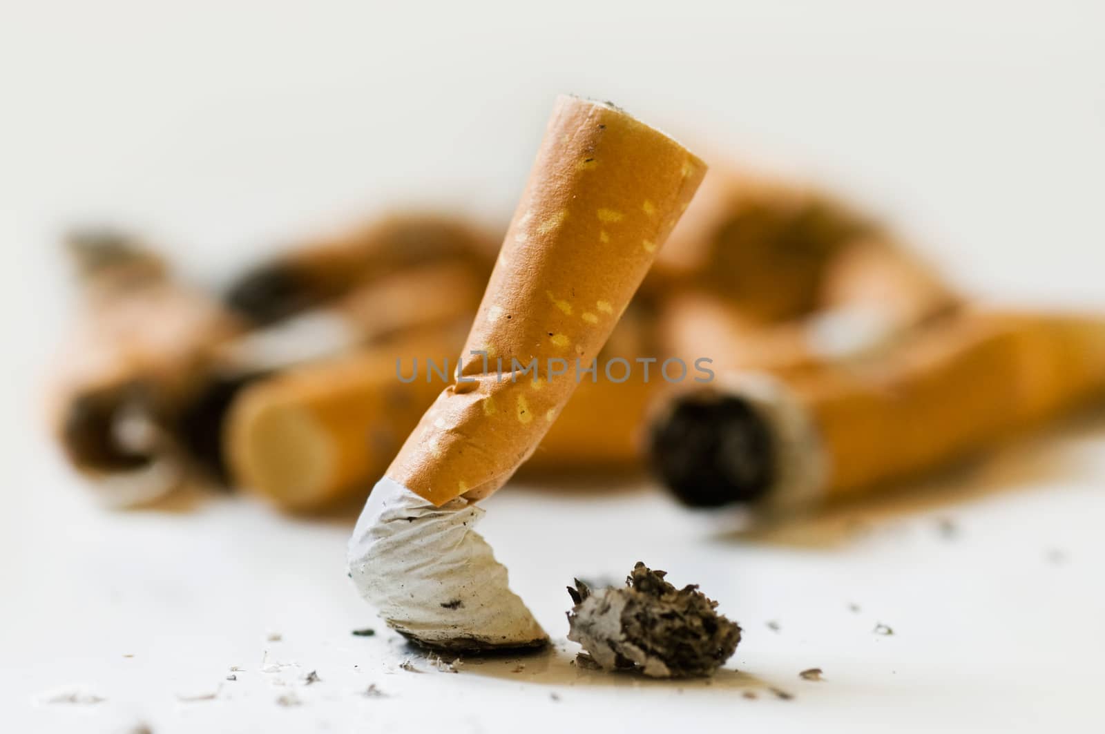 stop cigarette by NeydtStock