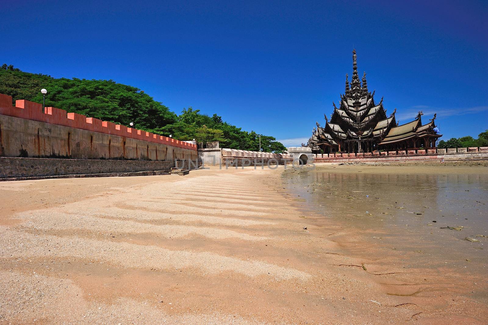 sanctuary of truth in Chonburi thailand by think4photop