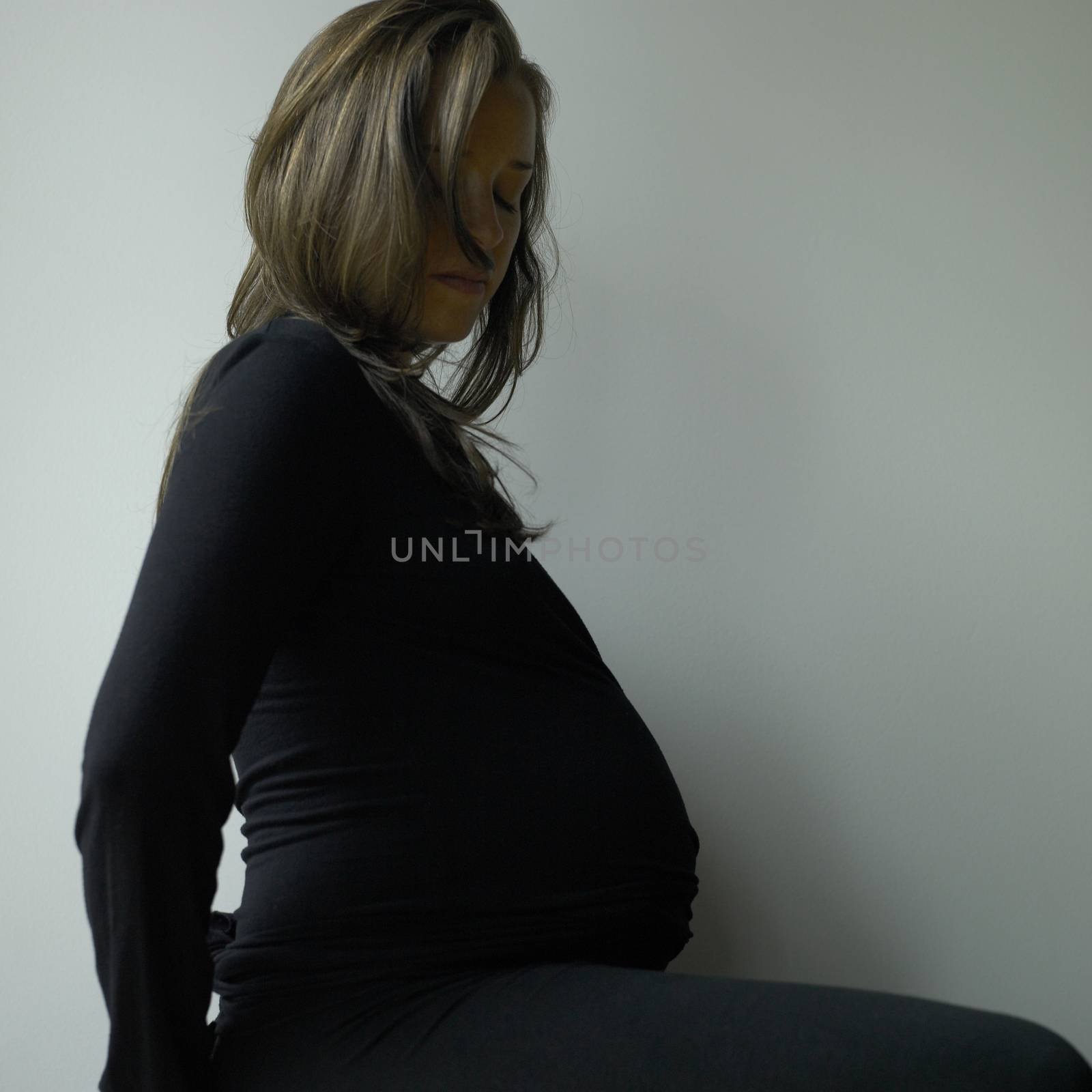 Pregnant woman by mmm