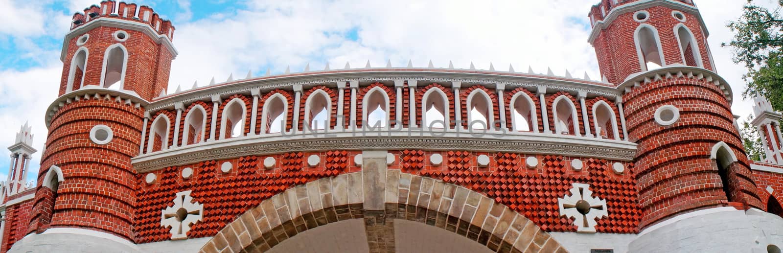 Bridge of red brick decorated with white pattern