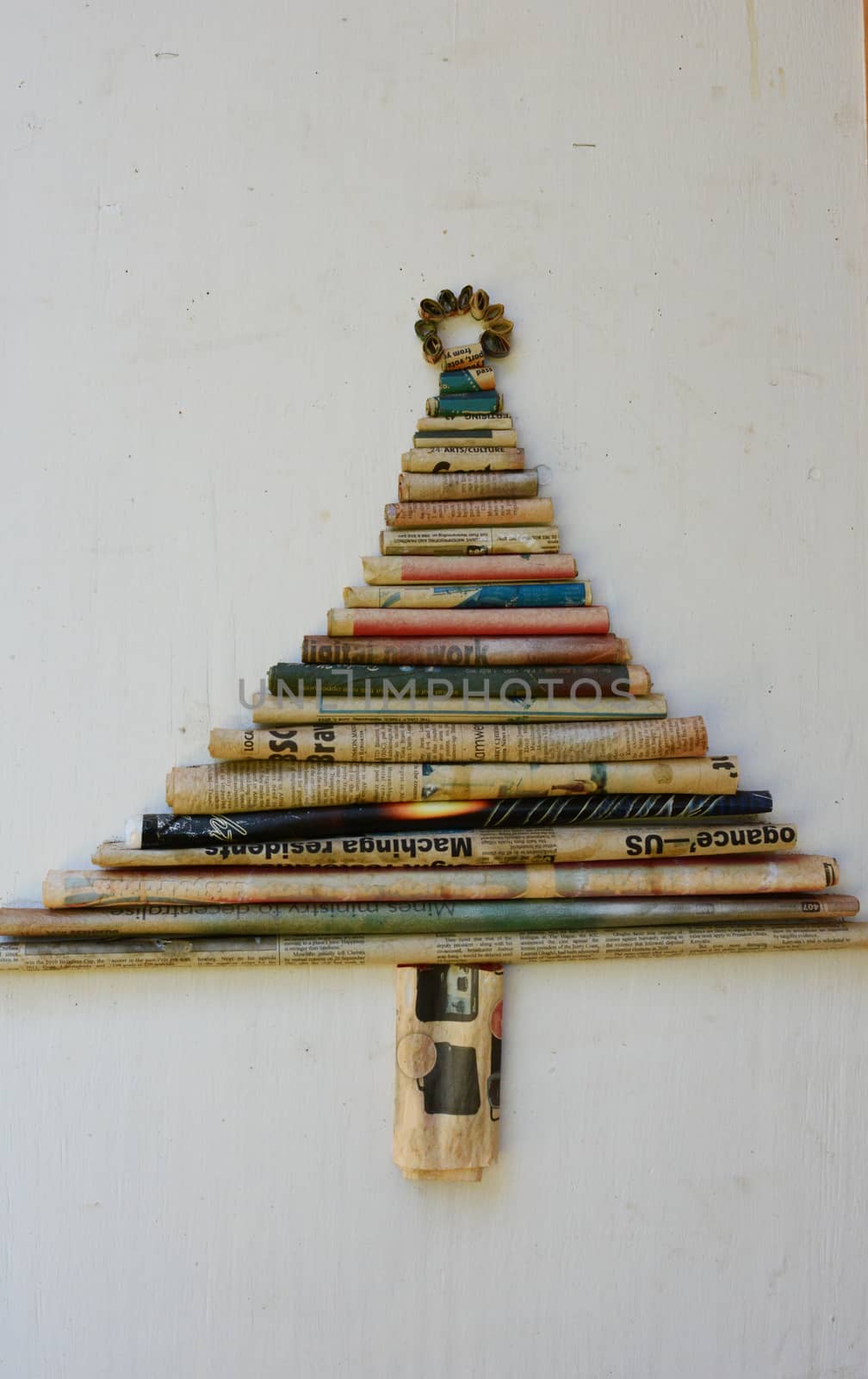 Christmas tree made ​​of paper