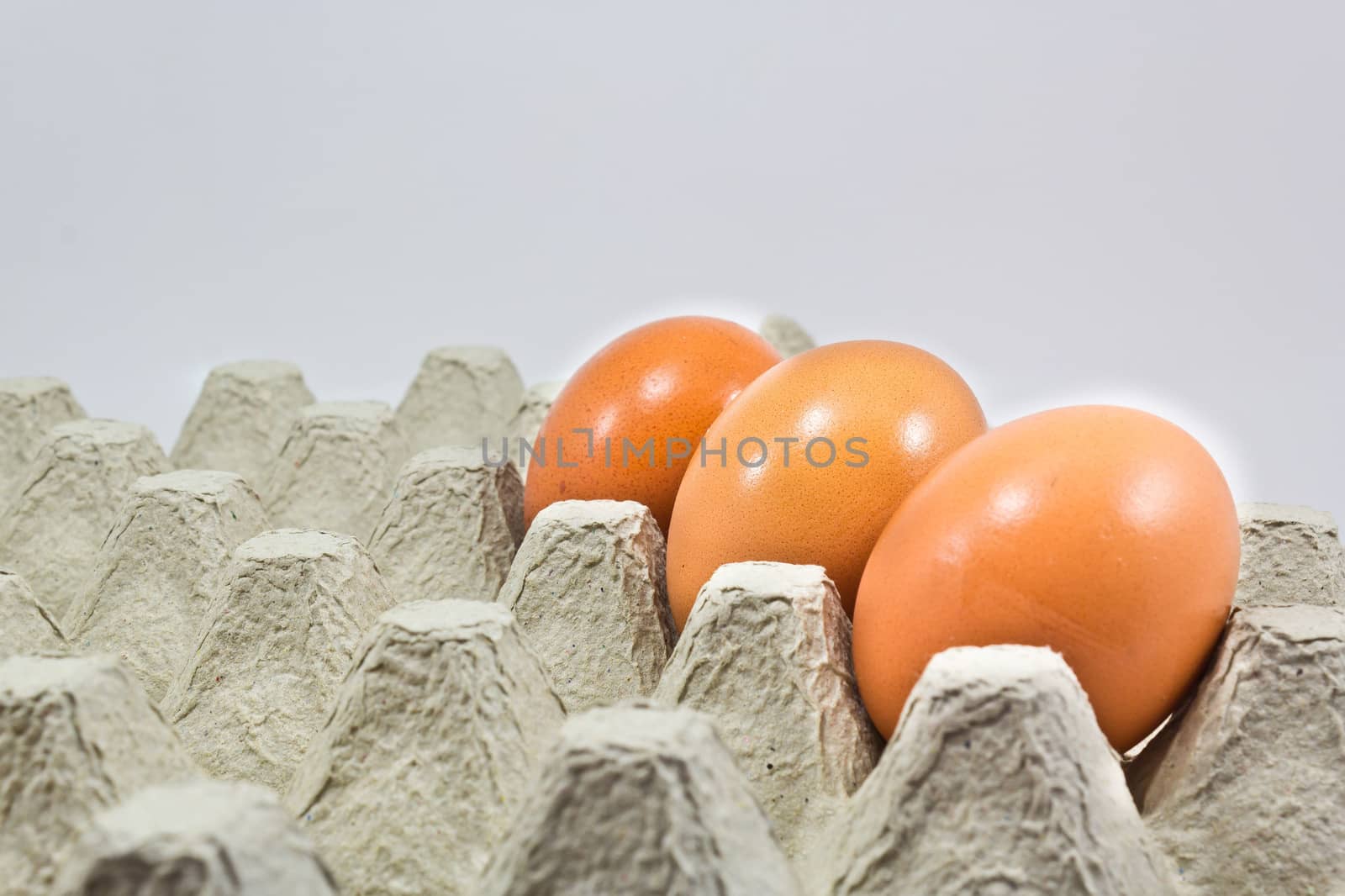 tray of fresh  free range organic eggs by sutipp11