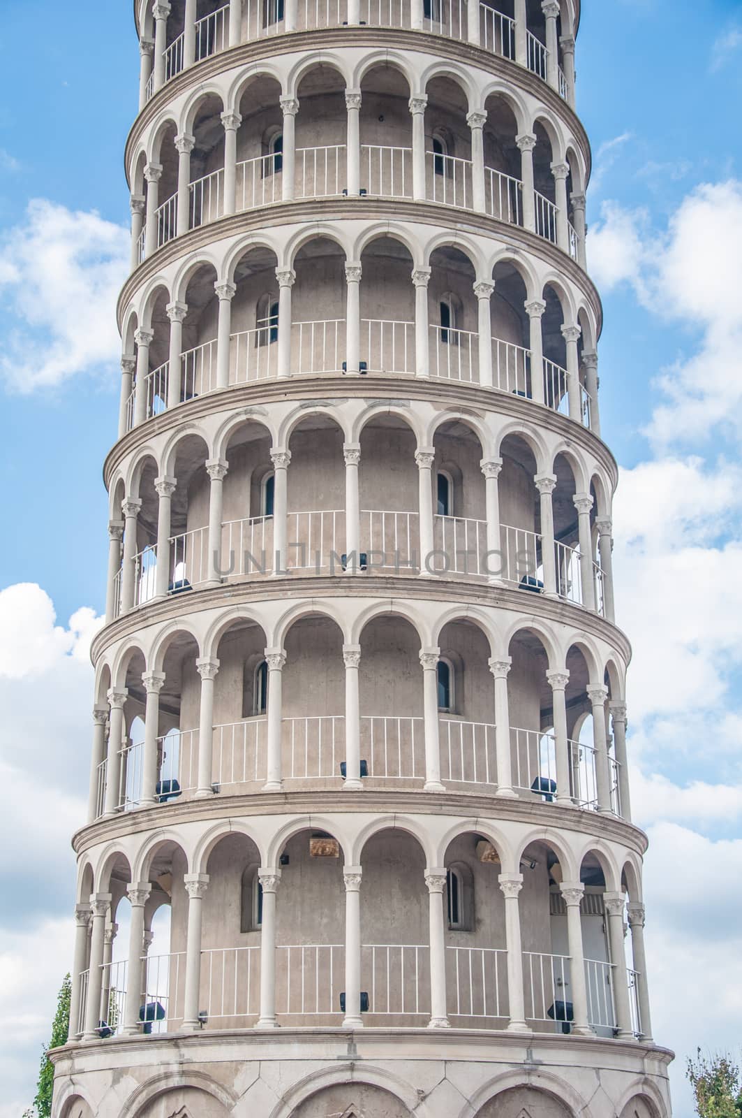 Pisa Tower by CHR1