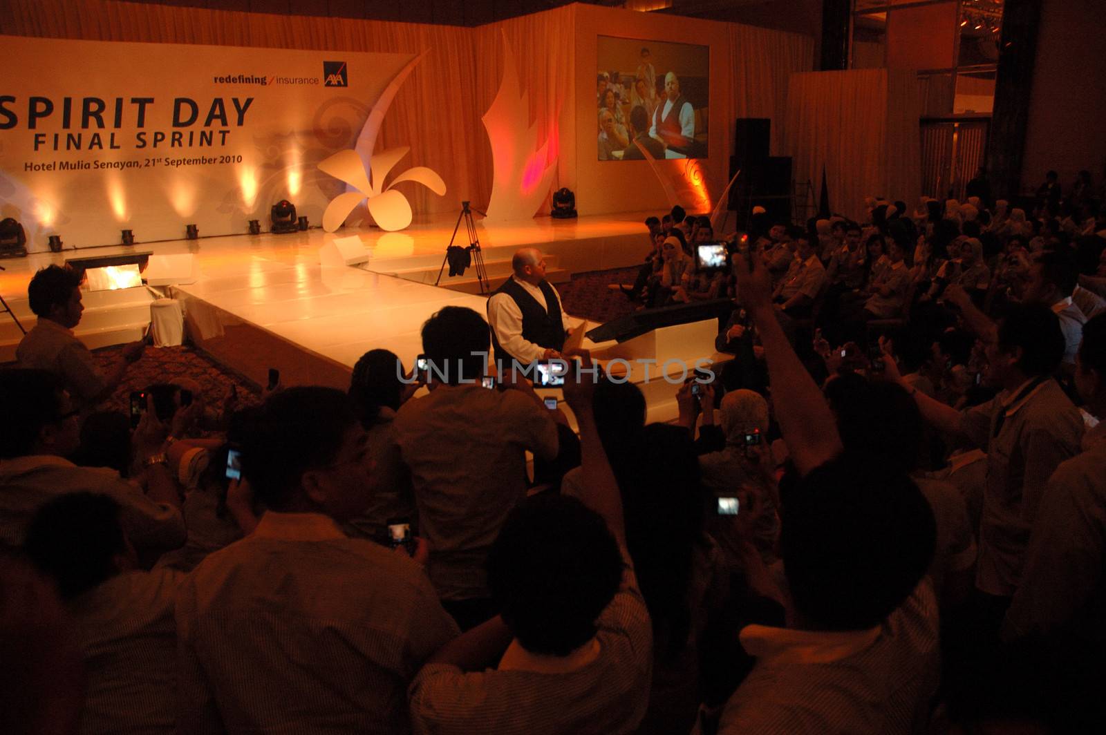 jakarta, indonesia-september 21, 2010: legless motivator giving his speech in AXA spirit day at mulia hotel senayan, jakarta-indonesia.