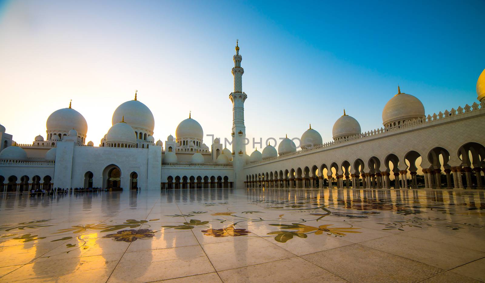 ABU DHABI, UAE - DECEMBER 18: Sheikh Zayed Grand Mosque, Abu Dhabi, UAE on December 18, 2013 in Abu Dhabi. The 3rd largest mosque in the world, area is 22,412 square meters