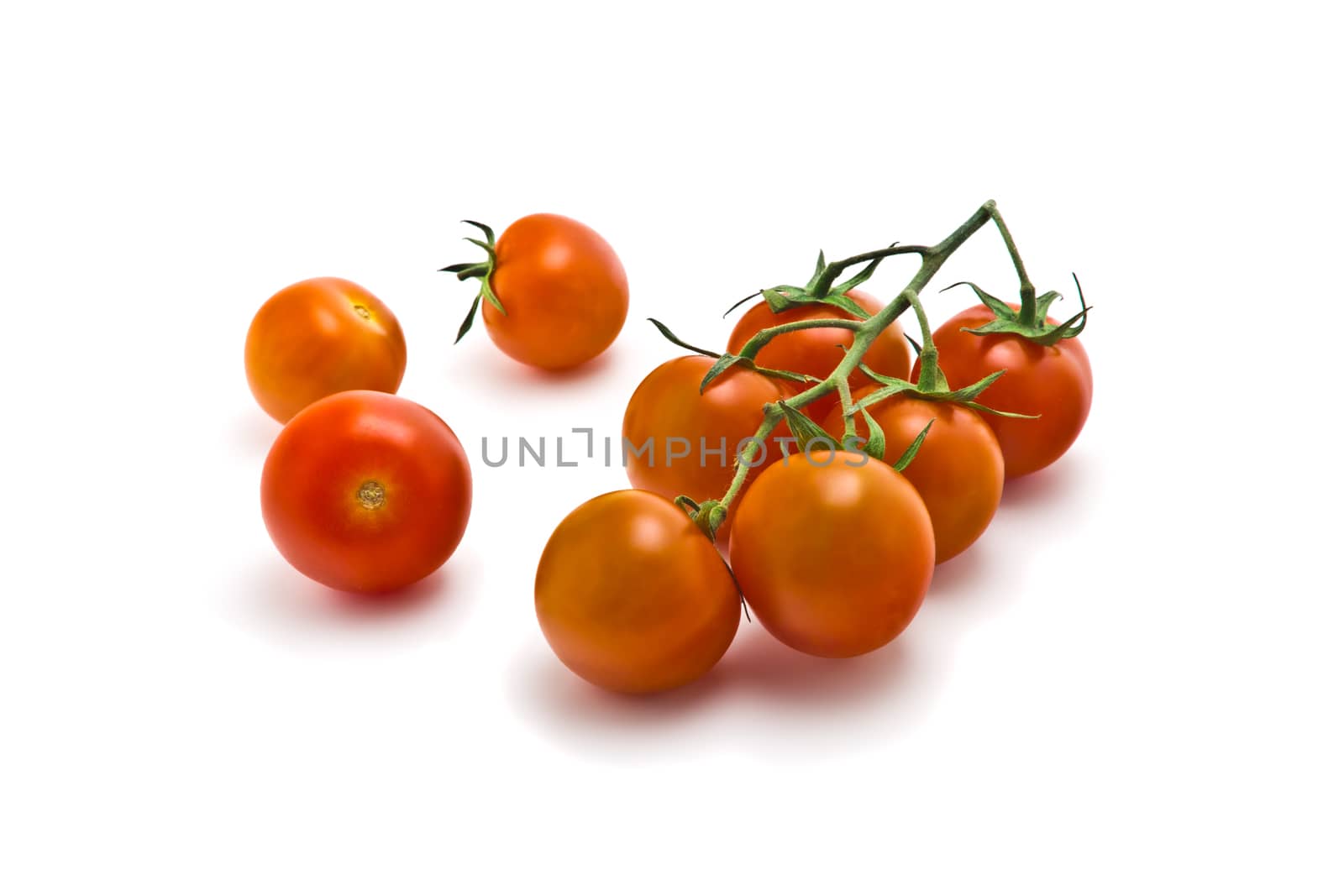 cherry tomatoes by pilotL39