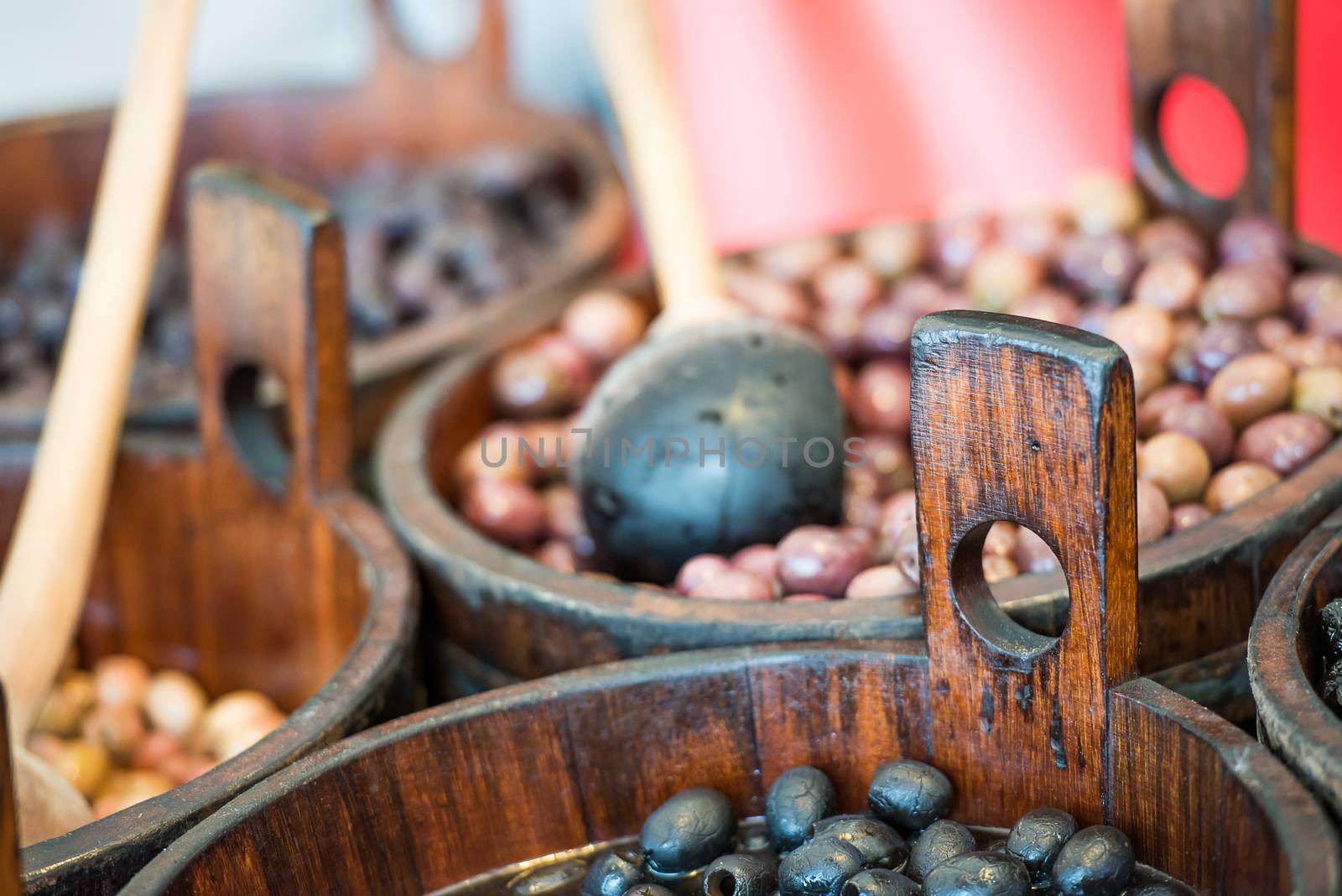 Sales of traditional products -Mediterranan olives- in the market