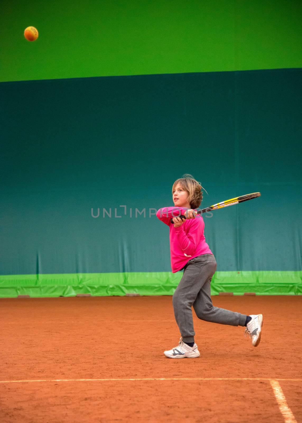 children to tennis school