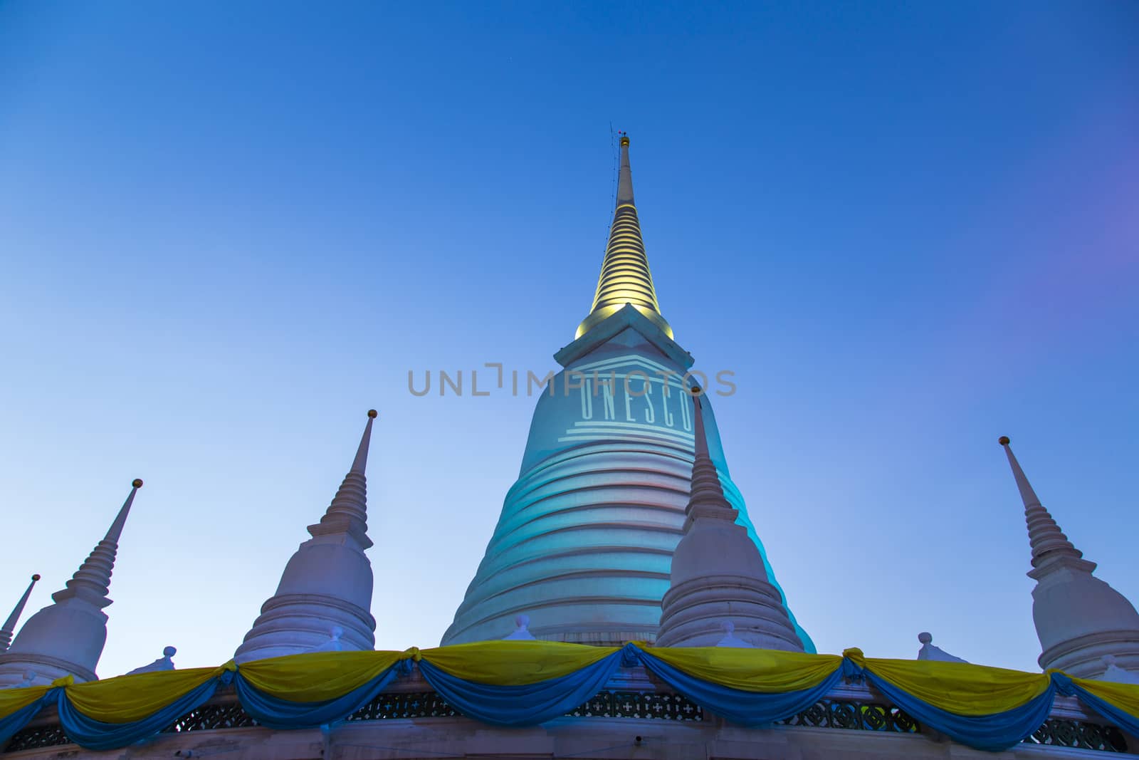 Wat Prayurawongsawas waraviharn Temple. Bangkok. Thailand   by 2nix